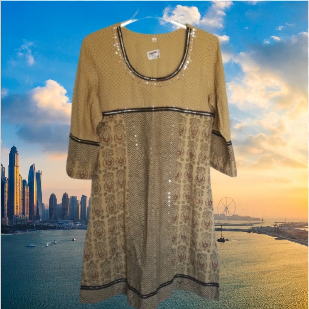 NWT Kurti Indian Pakistan Sequins Large